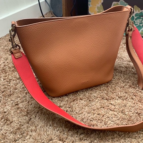 angela roi bucket bag